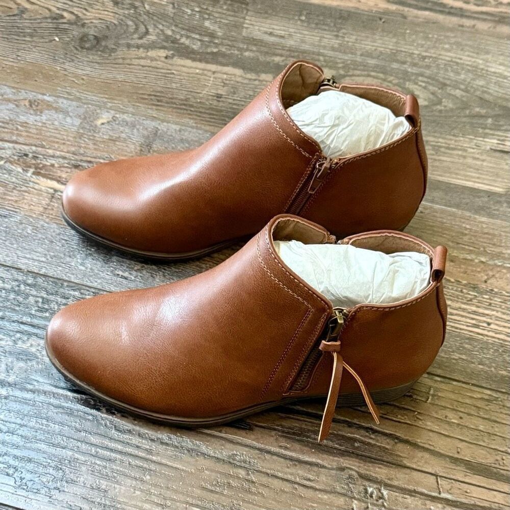 London Fog Brown Vegan Leather Tina Ankle Bootie Size 7 New - Picture 4 of 8